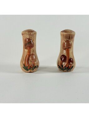 Vintage 1970's Arnels 2 Mushroom Ceramic Salt & Pepper Shakers